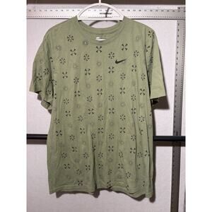 The Nike Tee Men’s Size Xl Green & Blk